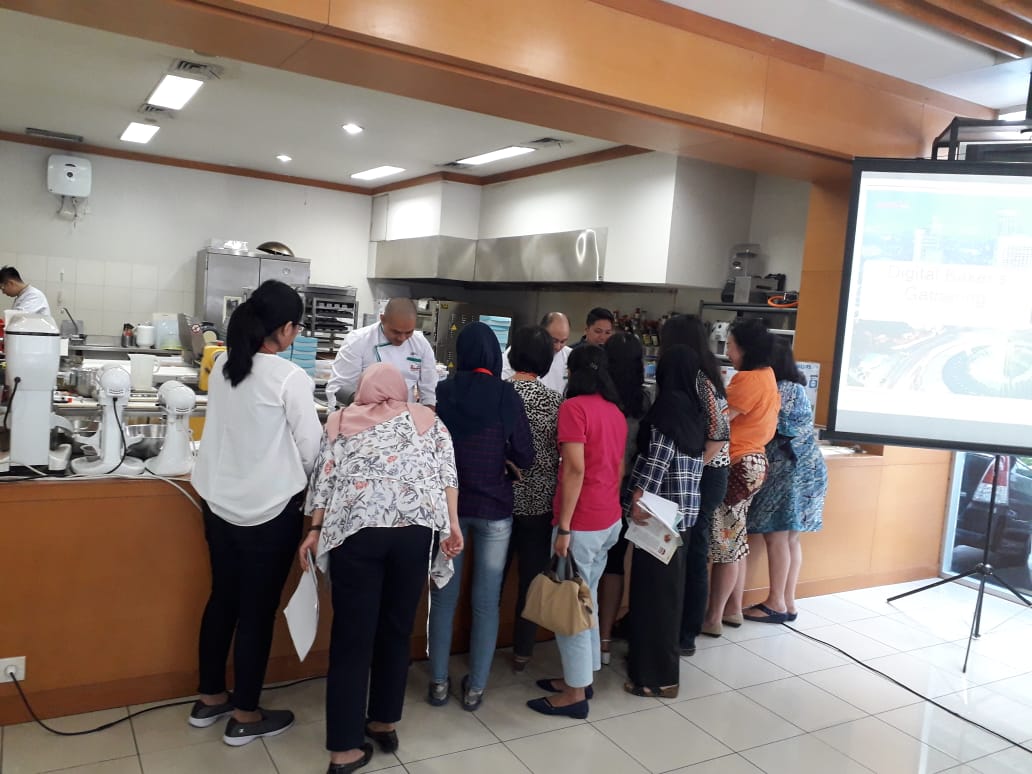 Peserta sangat antusias mengikuti acara