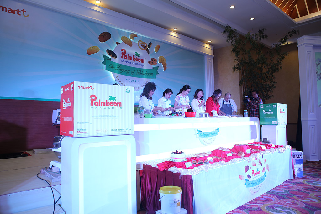 Grand Baking Demo Palmboom - Aston Hotel, Manado